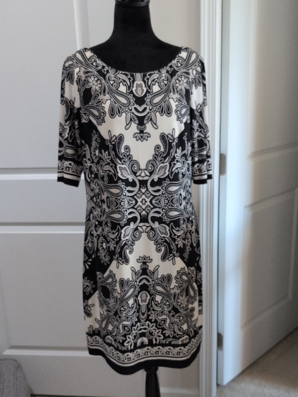 Excellent Condition Black And White Eliza J Dress